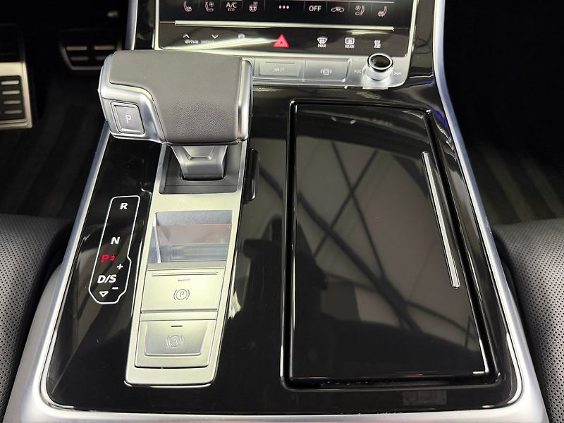 Audi Q8 50 TDI QUATTRO, S-LINE, MASÁŽE - fotka 25 z 33