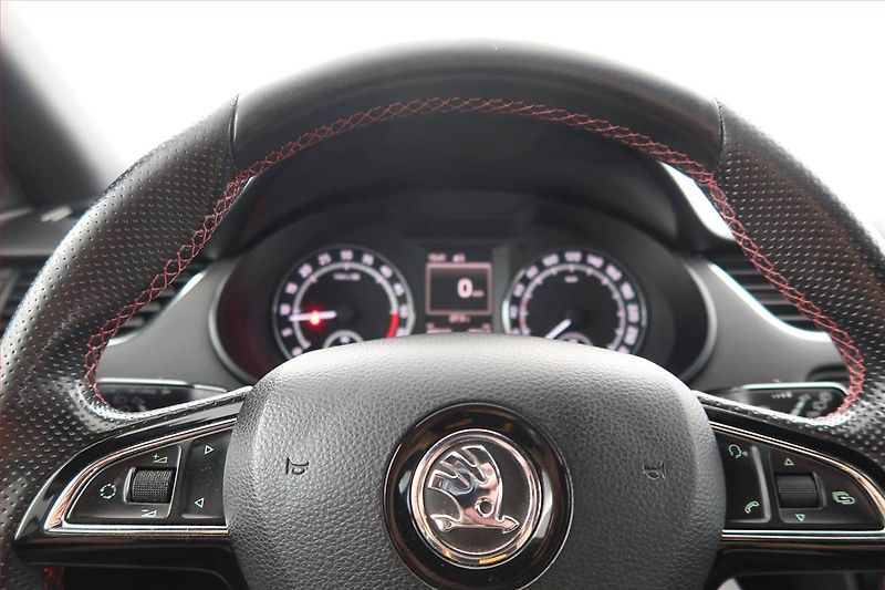 Škoda Octavia (2015) RS 2.0 TDI, Kůže, Navi - fotka 16 z 18