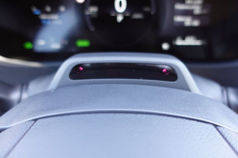 Lexus UX 300h UX300h F SPORT Design - fotka 32 z 36