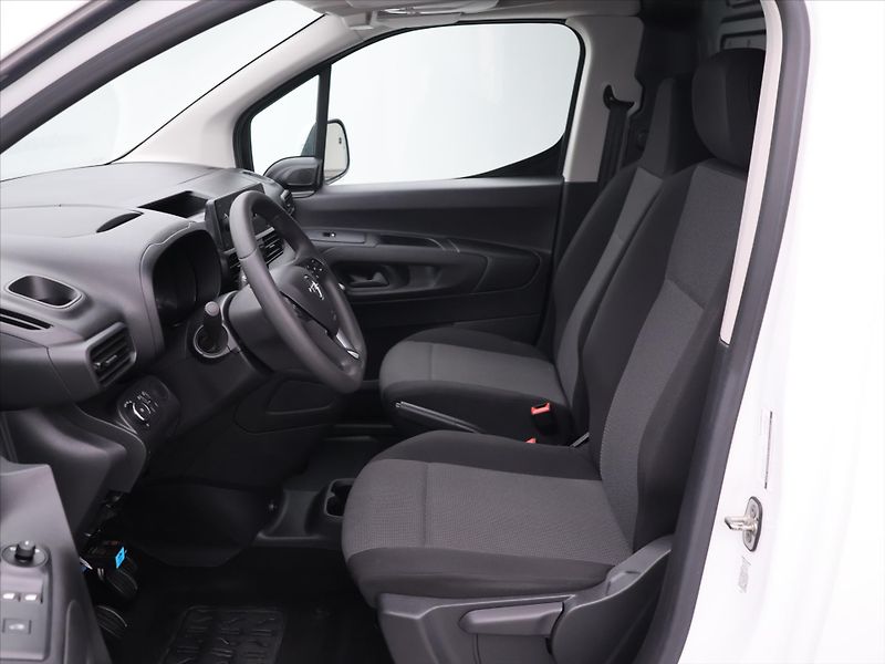 Opel Combo 1,2 Turbo 81 kW S/S Enjoy - fotka 10 z 25