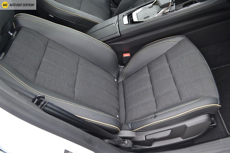 Renault Austral ICONIC MHEV 160 AUTO - fotka 14 z 60