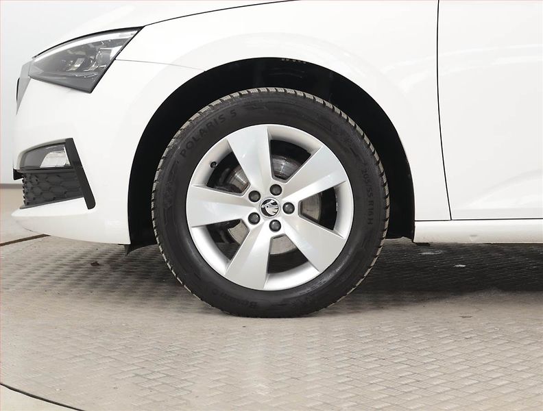 Škoda Scala (2023) 1.0 TSI, ČR,1.maj, Tempomat - fotka 14 z 18