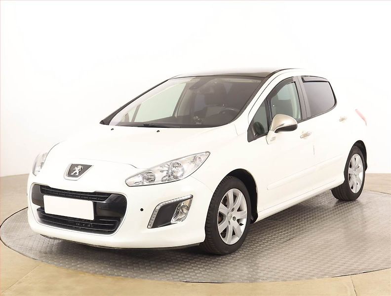 Peugeot 308 (2012) 1.6 HDi, Navi, Park. senzory - fotka 2 z 17