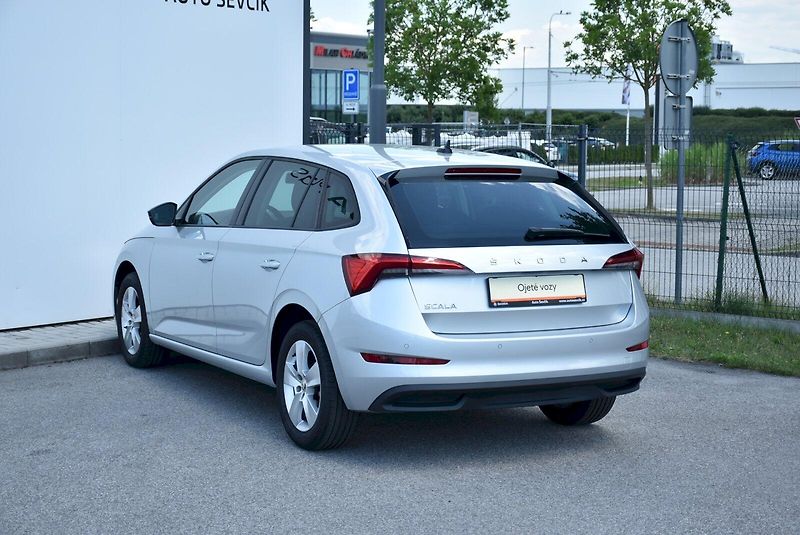 Škoda Scala (2021) Ambition 1.0 TSI 81kW - fotka 11 z 33