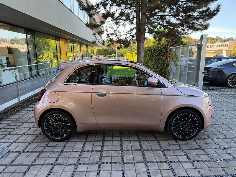 Fiat 500 LaPrima 42 kWh JBL Panorama - fotka 36 z 37
