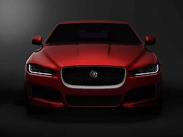 Jaguar XE.