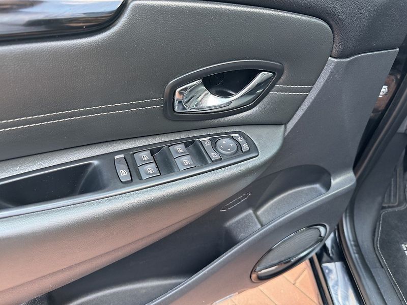 Renault Scénic (2014) 1.5dCi  Navi Digi Klima Bose - fotka 27 z 50