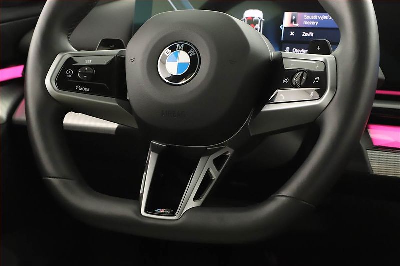 BMW Řada 5 (2025) 540d xDrive - fotka 27 z 28