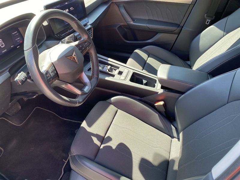 Cupra Formentor (2024) 1.5 TSI DSG - fotka 6 z 35