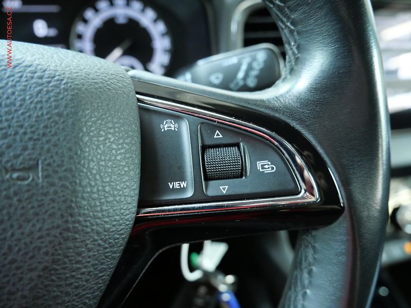 Škoda Karoq (2018) 2.0TDi 4x4, ČR, Ambition, TZ - fotka 17 z 22