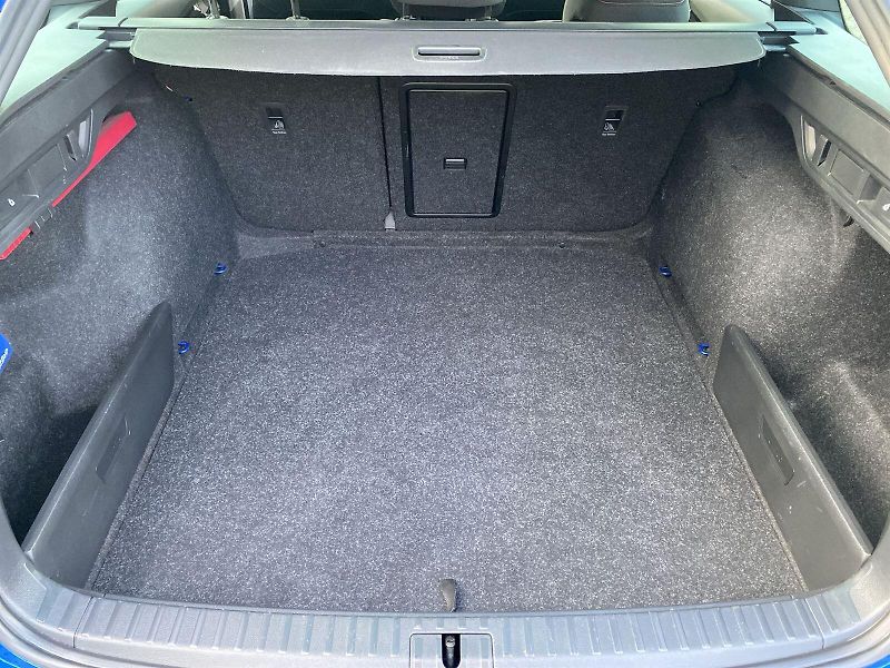 Škoda Octavia (2023) Combi 2.0 TDI DSG RS - fotka 29 z 35
