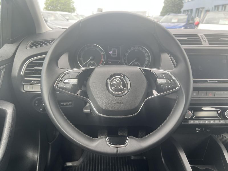 Škoda Fabia 1.0TSi 70kw KAMERA TEMPOMAT - fotka 16 z 43