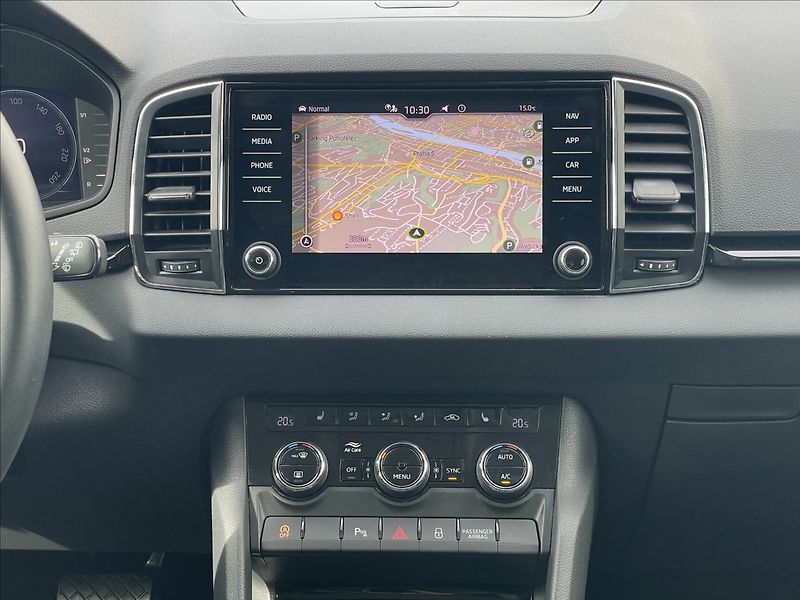 Škoda Karoq 2,0 TDI DSG Style Plus NAV+PDC - fotka 11 z 23