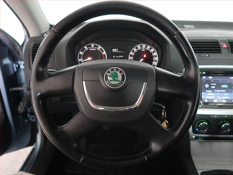 Škoda Octavia (2012) Ambition 1.4 TSI, Tempomat - fotka 13 z 13