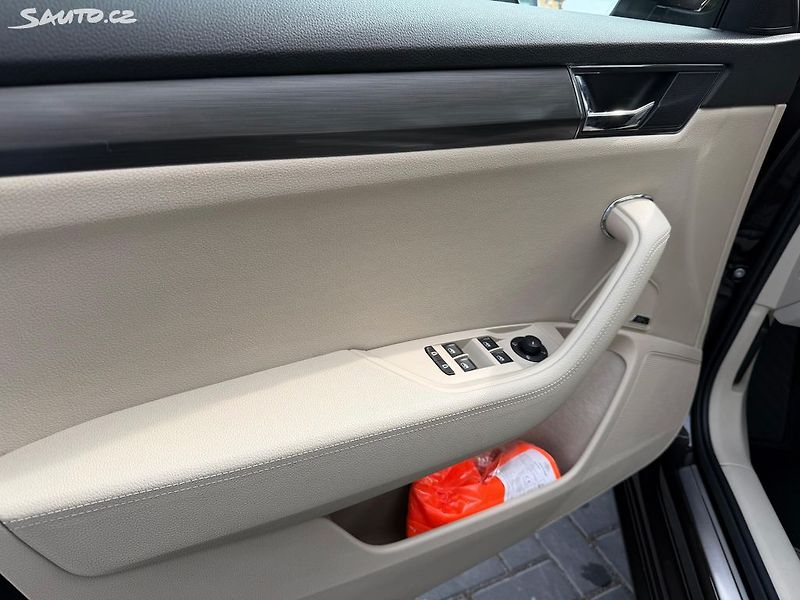 Škoda Superb (2020) 2.0 TDi 110kw/STYLE/tažné - fotka 11 z 27