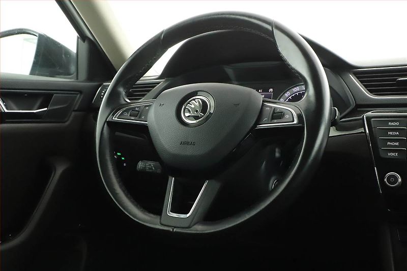 Škoda Superb (2017) Laurin&Klement 2.0 TDI, Kůže - fotka 8 z 20