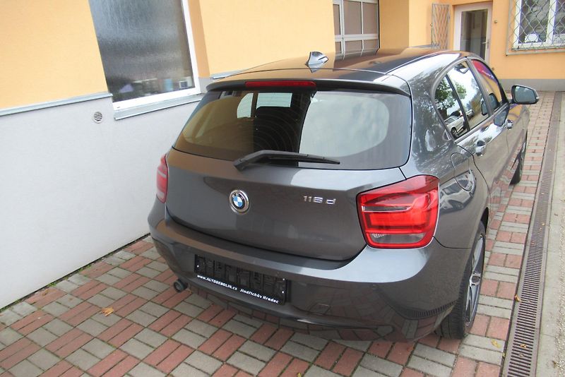BMW Řada 1 116d 2.0D AUT. KLIMA XENONY - fotka 7 z 22