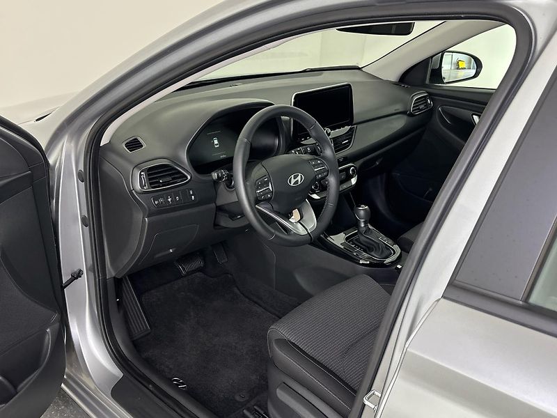 Hyundai i30 Smart DCT - fotka 6 z 26