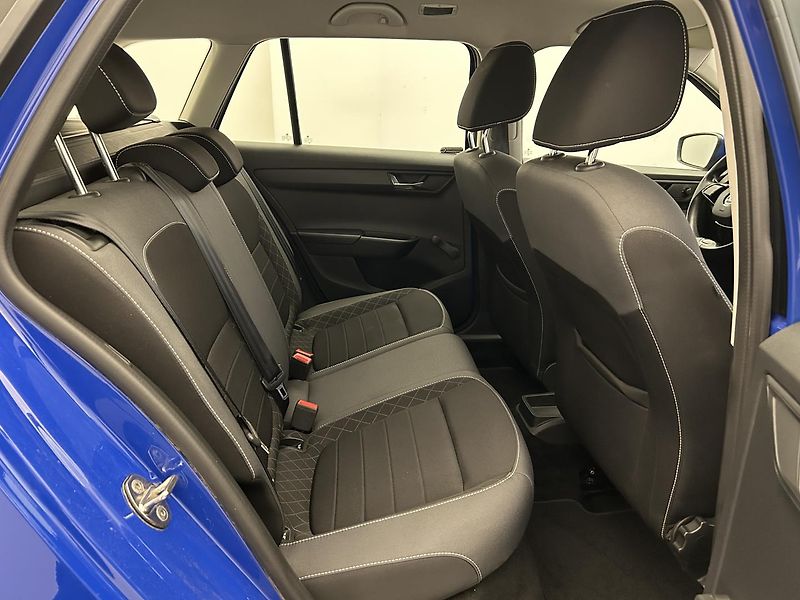 Škoda Fabia 1.0 TSI Ambition - fotka 16 z 21