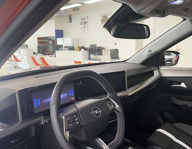 Opel Frontera 1.2 TURBO HYBRID, 1. MAJ., ČR - fotka 9 z 29