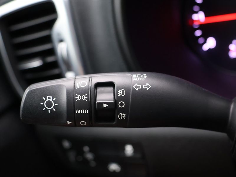 Kia Sportage 1,7 CRDI 85kW Comfort CZ - fotka 19 z 33