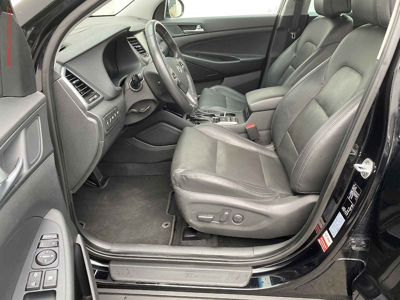 Hyundai Tucson (2016) 2.0 CRDi 4x4, AT, LED, panor - fotka 9 z 19
