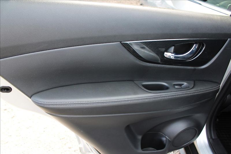 Nissan X-Trail 2,0 DCi 130kW 4x4, 360 kamera - fotka 24 z 30