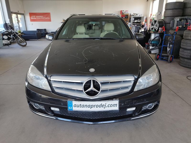 Mercedes-Benz Třídy C (2008) 320CDI,191KW,4MATIC,NAVI,ALU - fotka 2 z 27