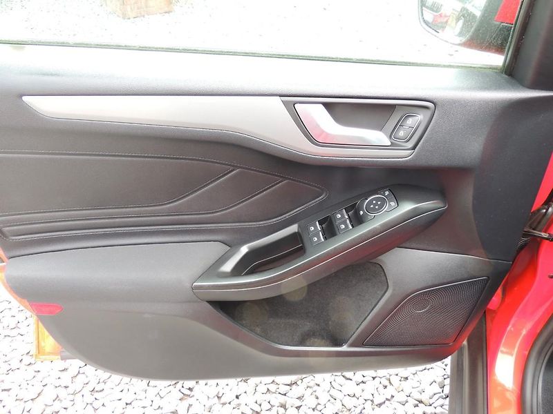 Ford Focus (2019) Combi 1.0i,92kw,ČR,1.majitel - fotka 17 z 49