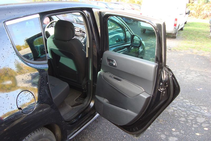 Peugeot 3008 (2013) 1.6HDi,Hybrid 4,AUT,4x4,Panora - fotka 26 z 78