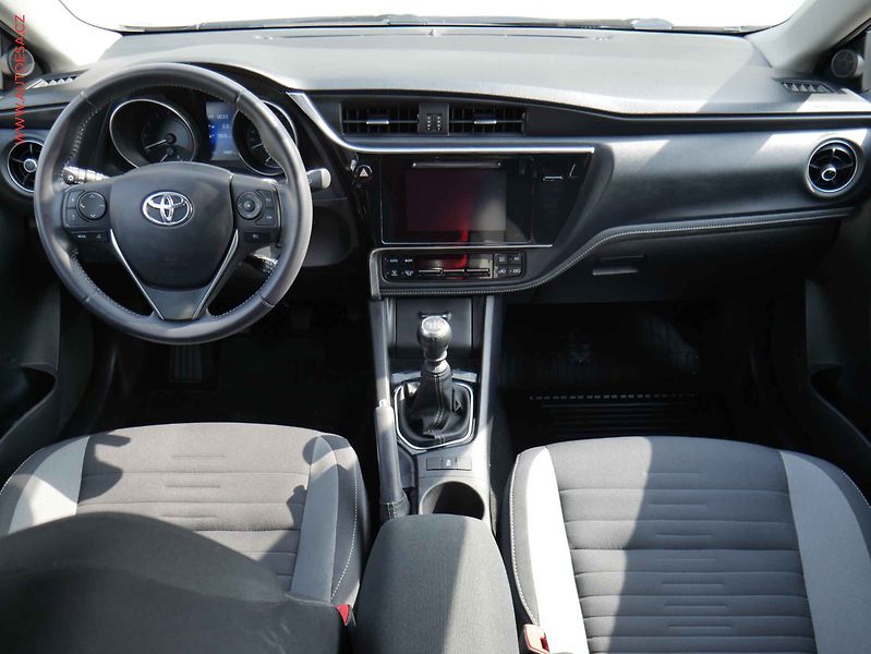Toyota Auris (2015) 1.6 VVT-i, ČR, Active - fotka 8 z 20