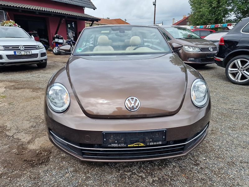 Volkswagen Beetle CABRIO 2,0TDI DESIGN - fotka 2 z 22