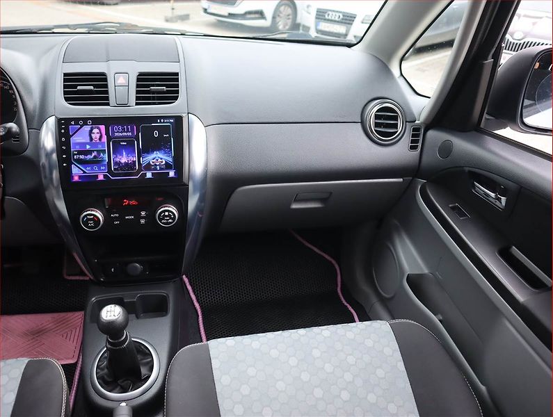 Suzuki SX4 (2013) 1.6 VVT, Serv.kniha - fotka 8 z 14