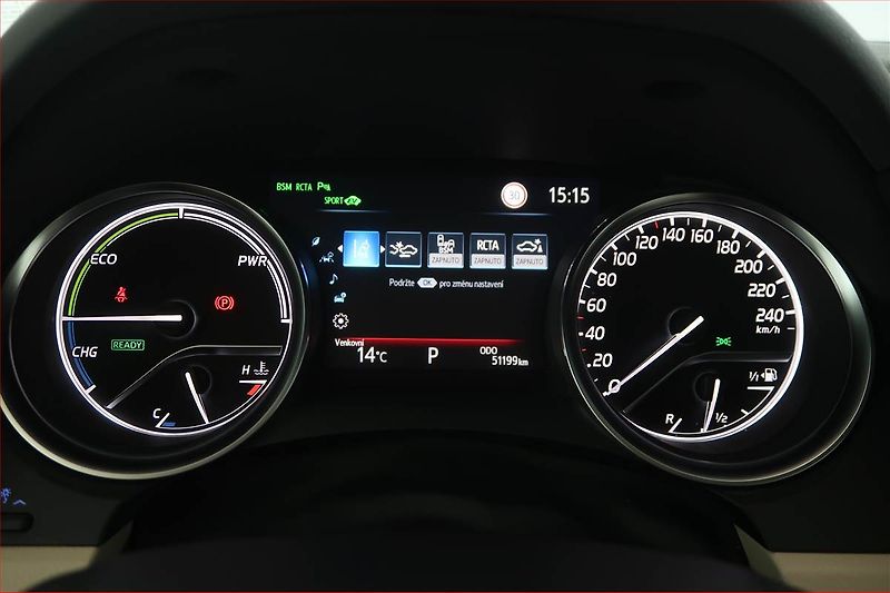 Toyota Camry (2021) 2.5 Hybrid - fotka 11 z 19