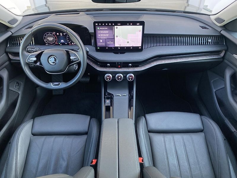 Škoda Superb Combi 2,0 TDI 142 kW L&K DSG - fotka 10 z 29