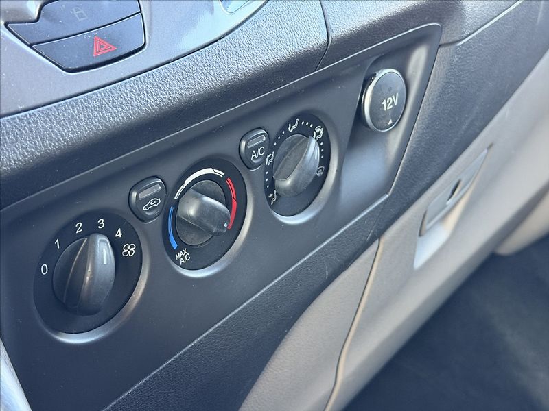 Ford Transit Custom 2,0 125kW 5MÍST WEBASTO DPH TZ - fotka 13 z 30