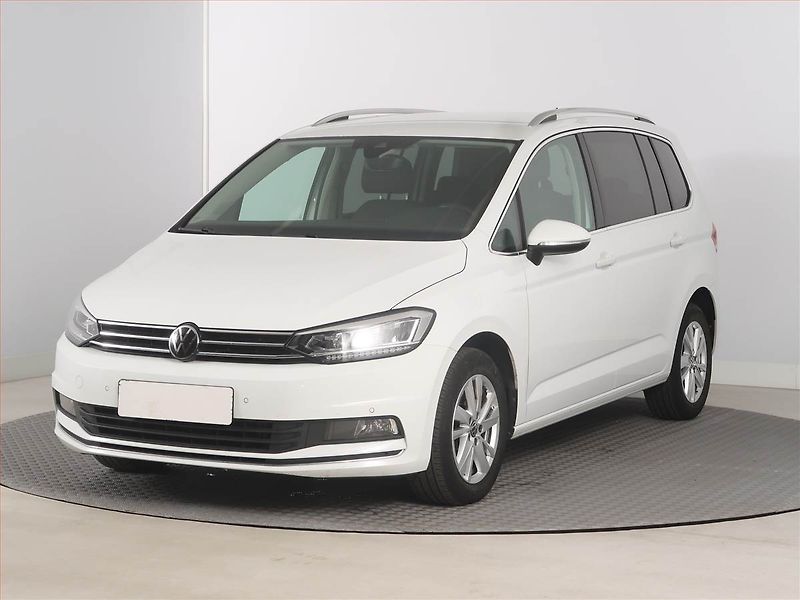 Volkswagen Touran (2023) 2.0 TDI - fotka 2 z 16