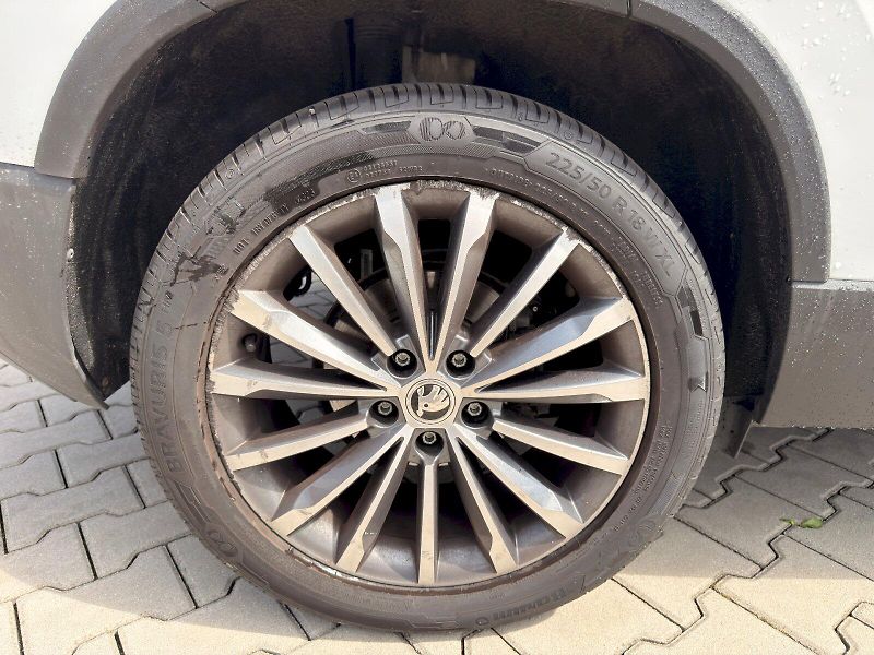 Škoda Karoq (2019) STYLE 4X4 SCR TDI 2.0/140KW 7D - fotka 14 z 27