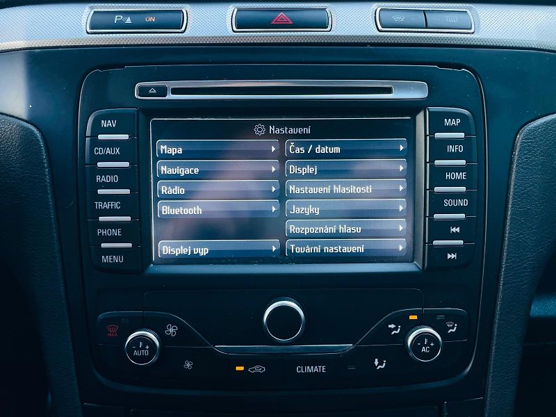 Ford Galaxy 2.0TDCi MANUÁL 7 MÍST VÝHŘEV - fotka 45 z 49