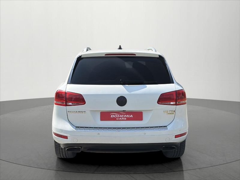 Volkswagen Touareg 3,0 TDi 180 Kw Highline tažné - fotka 6 z 38