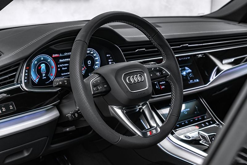 Audi Q8 50TDI S-line Matrix Vzduch - fotka 14 z 18