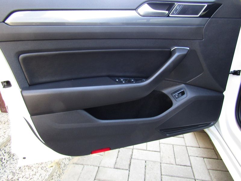 Volkswagen Arteon (2019) 2.0 TDI 140kW R-Line - fotka 18 z 44