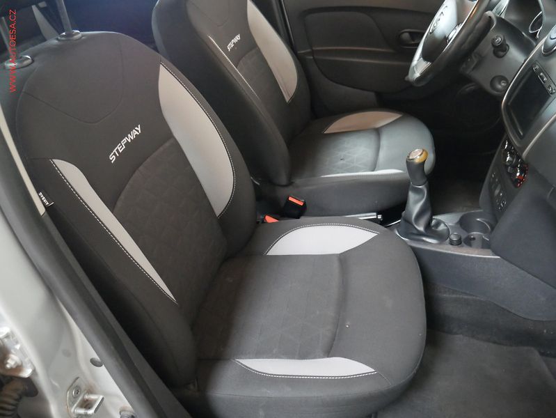 Dacia Sandero (2013) 1.5dCi, AC, tempo - fotka 12 z 21