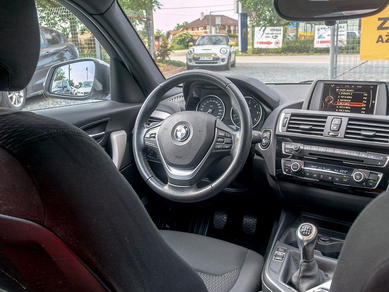 BMW Řada 1 (2016) 116D – LED světla - fotka 15 z 43