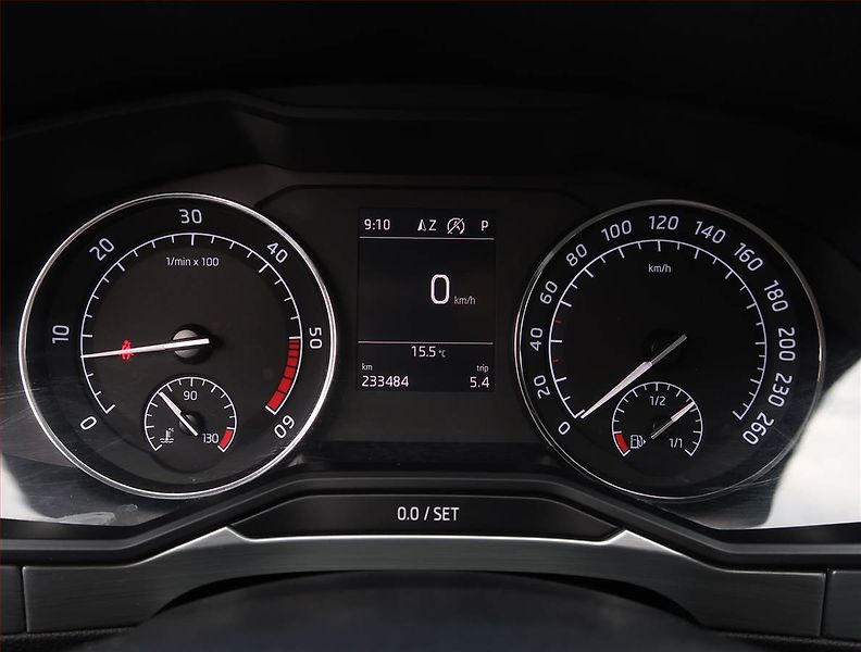Škoda Superb (2017) Ambition Plus 2.0 TDI, Automat - fotka 11 z 21