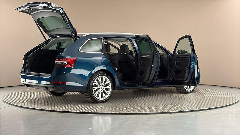 Škoda Superb 2.0 TDI DSG 4x4 Style Combi - fotka 6 z 31
