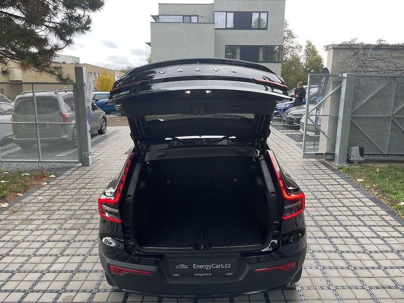 Volvo C40 Recharge Twin motor 82kWh - fotka 33 z 38