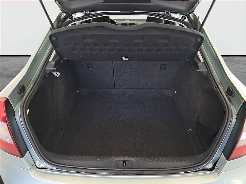 Škoda Octavia (2011) 1.4 TSI, Tempomat - fotka 13 z 14