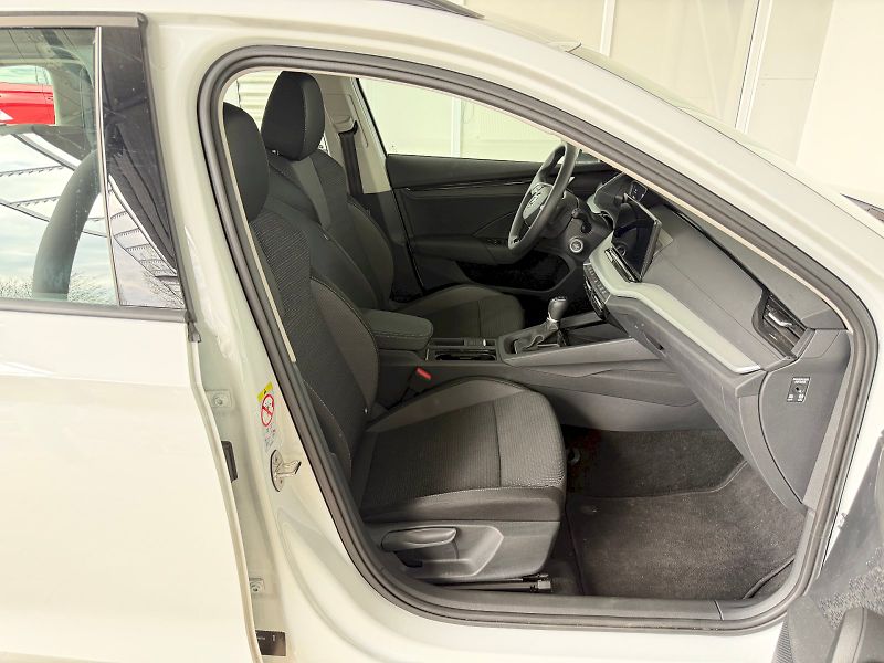 Škoda Octavia (2024) Selection Combi 1.5 TSI / 110 - fotka 24 z 27