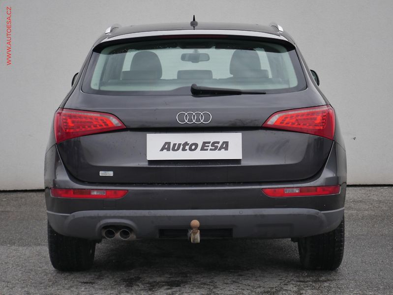 Audi Q5 (2011) 2.0TDi Quattro, 1.maj, AT - fotka 5 z 22